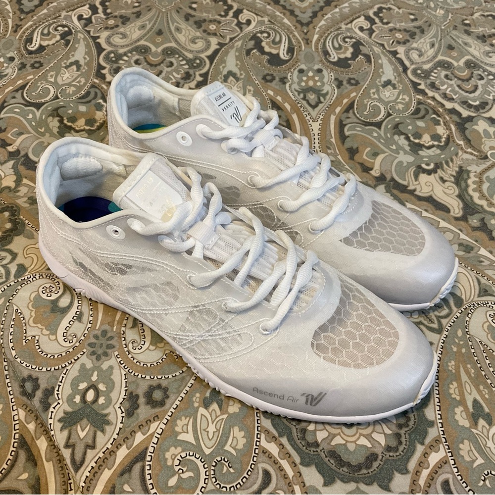 New Varsity Ascend Air Cheerleading Shoes Sz 10